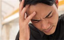 慢性角膜炎引起什么症状
